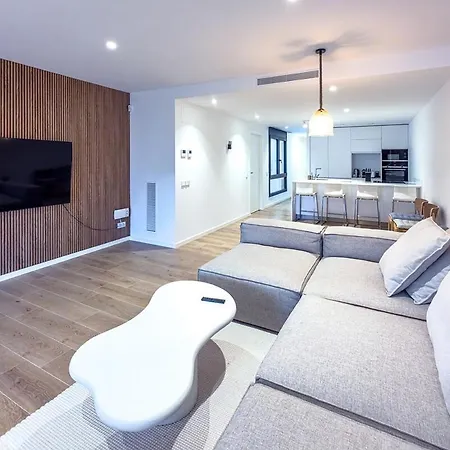 Modern Luxury Just Steps From The Sea *