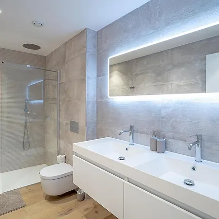 Modern Luxury Just Steps From The Sea *