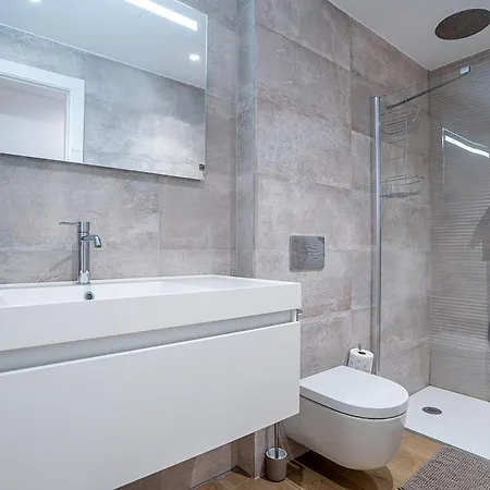 شقة Modern Luxury Just Steps From The Sea *