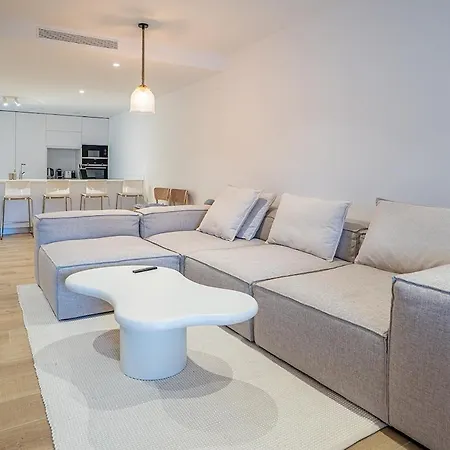 Modern Luxury Just Steps From The Sea * بالاموس